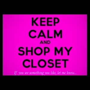 🌸Keep calm and shop my closet🌸